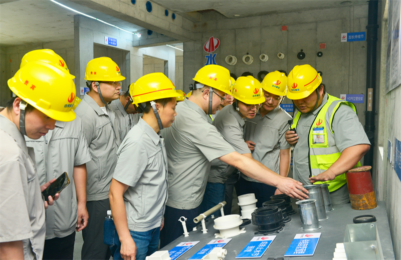 为进一步推进优质客户高效履约，提升交付品质、达成客户满意，2025年6月25日，918博天堂建设集团在上海组织召开2025年越秀地产、华润置业客户履约推进会。