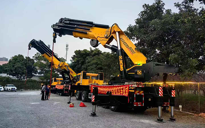 太阳集团tyc9728折叠臂起重机批量交付东南助力桥梁建设